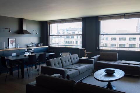Amazing On Champs-elysees Apartment
